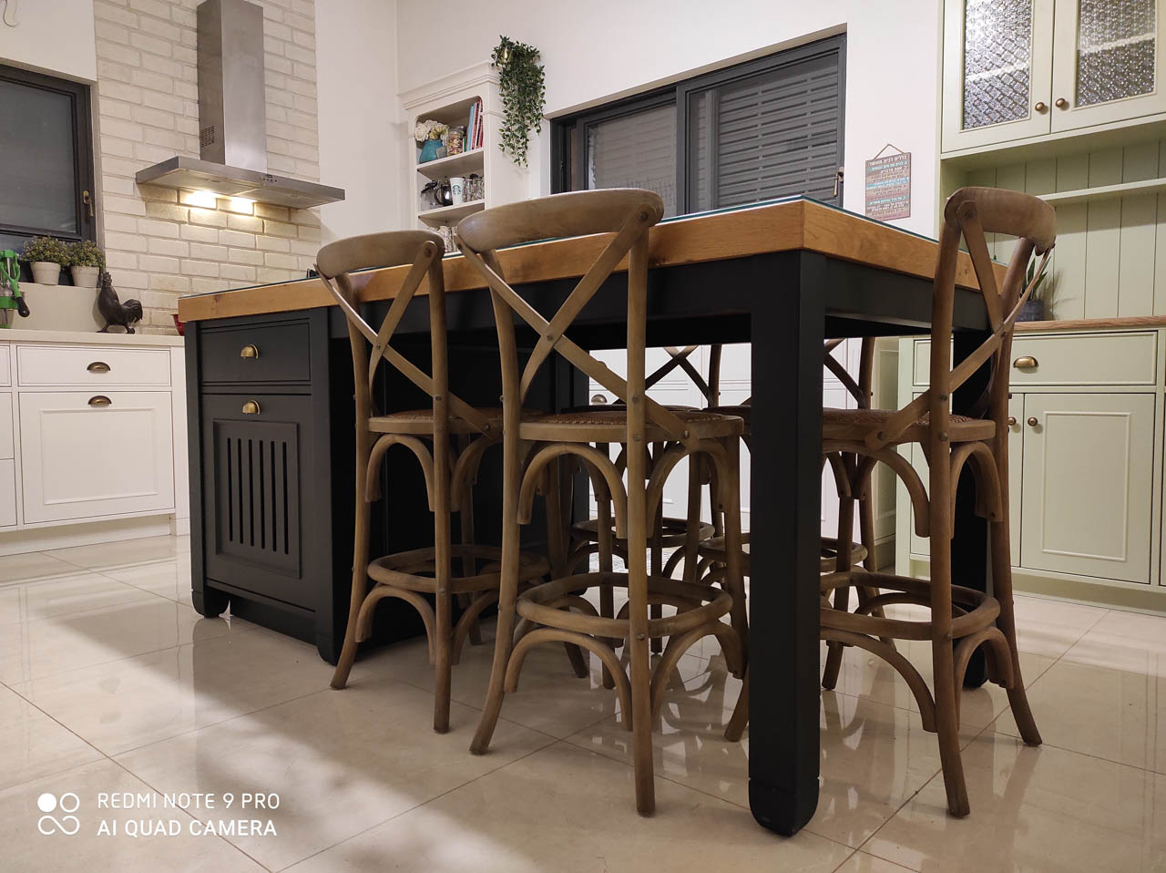 Kitchen-combined-wood-oak-black-island-grained--2