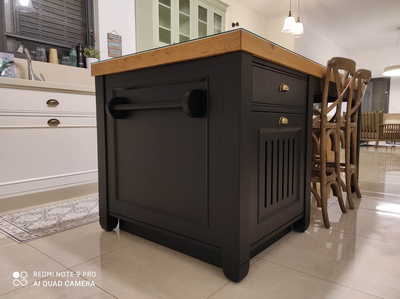 Kitchen-combined-wood-oak-black-island-grained--3