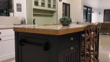 Kitchen-combined-wood-oak-black-island-grained--4
